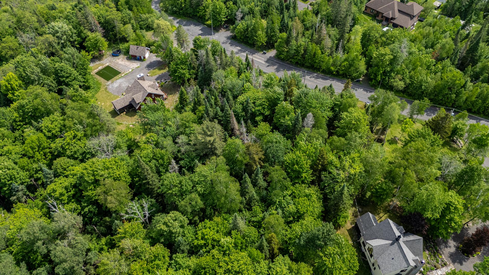 Land in Saint-Sauveur 2