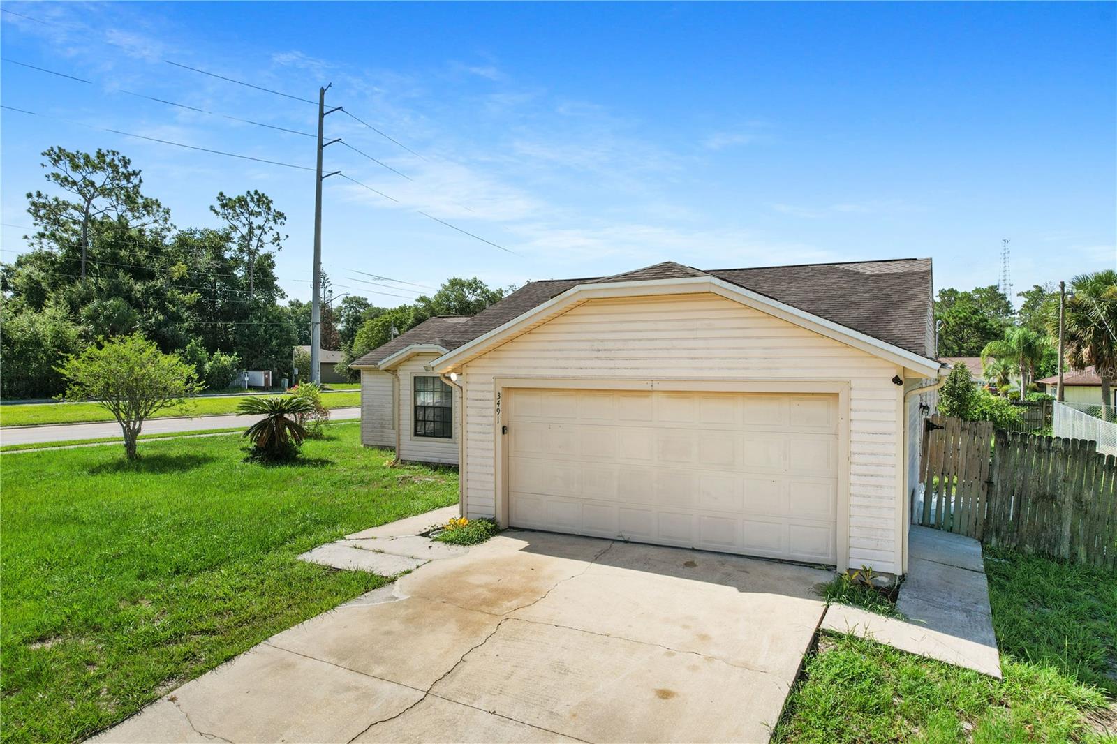 Residential in DELTONA 4