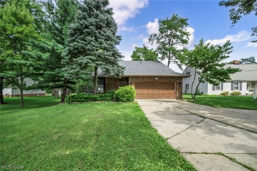 18446 Drake Rd, Strongsville, OH, 44136-7056 | Card Image