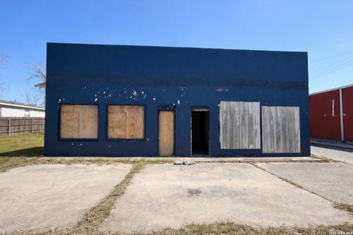 1700 2nd St, Pleasanton, TX, 78064-1926 | Card Image