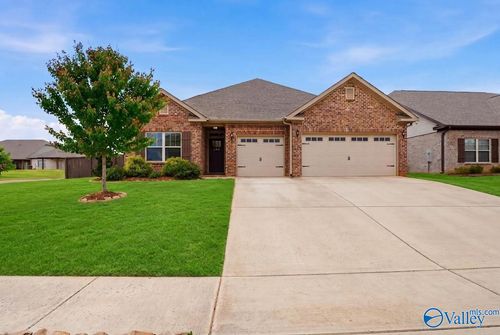 100 Vedra Cir, Meridianville, AL, 35759-3104 | Card Image