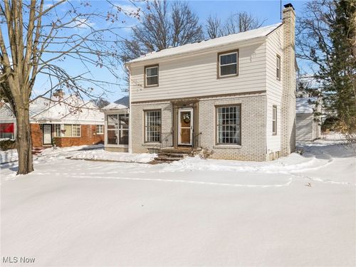 687 Crestview Ave, Akron, OH, 44320-1955 | Card Image