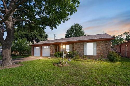 1326 Twin Falls Rd, Houston, TX, 77088-1942 | Card Image