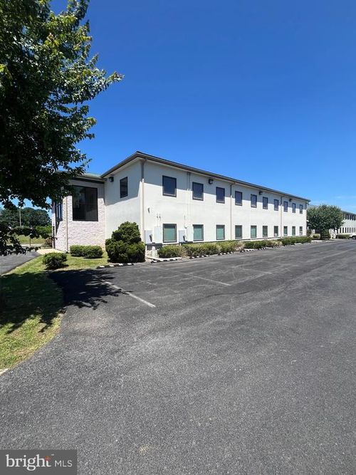 130 E Burr Blvd, KEARNEYSVILLE, WV, 25430-4788 | Card Image