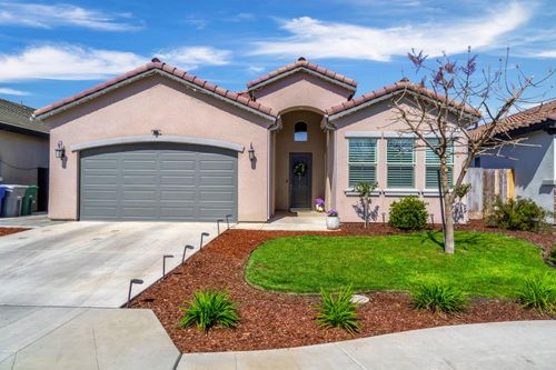 635 St Julien Dr, Madera, CA, 93637-5060 | Card Image