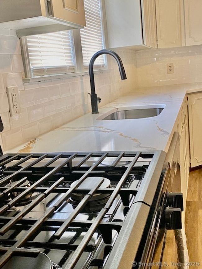 854 Burnside Ave, House other with 4 bedrooms, 2 bathrooms and 4 parking in East Hartford CT | Image 6