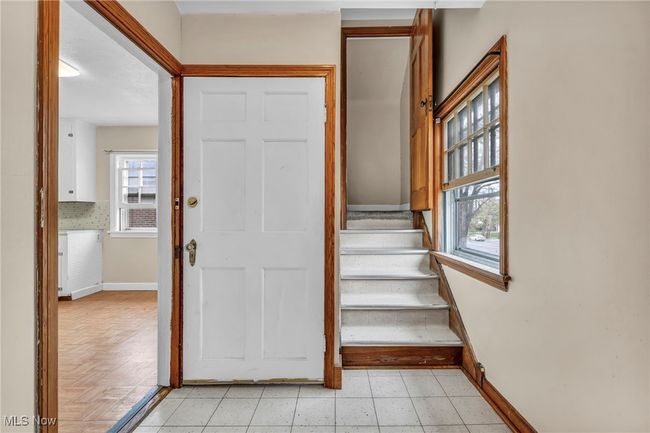 Stairs with baseboards | Image 25