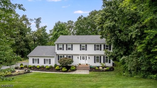 81 Poplar Dr, Morris Plains, NJ, 07950-3262 | Card Image