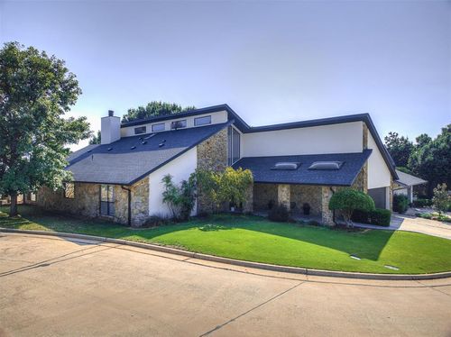 unit-111-3101 Castlerock Rd, Oklahoma City, OK, 73120-1893 | Card Image