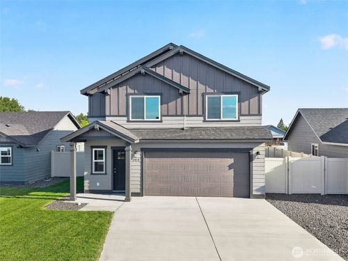 2018 N Oak Rd, Moses Lake, WA, 98837-1005 | Card Image
