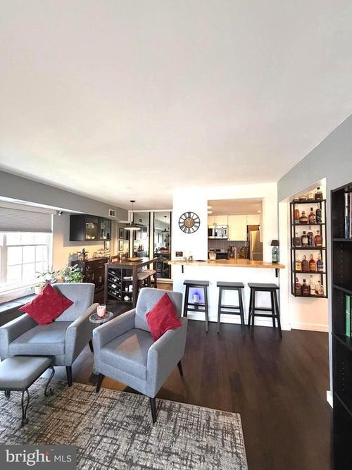 290-290 Drummers Ln, WAYNE, PA, 19087 | Card Image