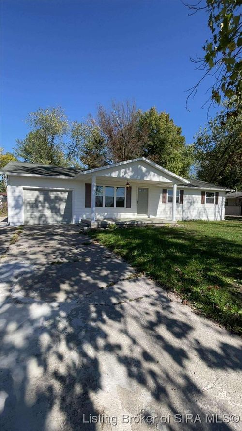 138 E Lovers Ln, Scottsburg, IN, 47170-6751 | Card Image