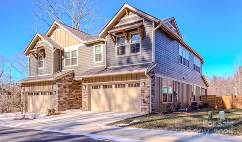 560 Sweet Birch Park Ln, Black Mountain, NC, 28711-0465 | Card Image