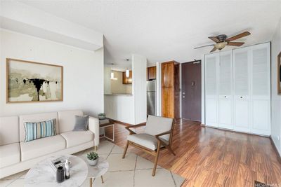 802 - 1415 Punahou Street, Home with 2 bedrooms, 1 bathrooms and 1 parking in Honolulu HI | Image 3