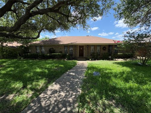 104 Charles St, Desoto, TX, 75115-3926 | Card Image