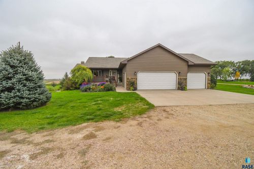 45223 Trystan Ct, Canistota, SD, 57012-6116 | Card Image