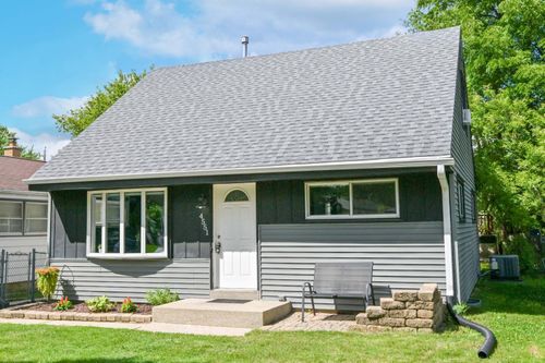 4551 S 50th St, Greenfield, WI, 53220-4119 | Card Image