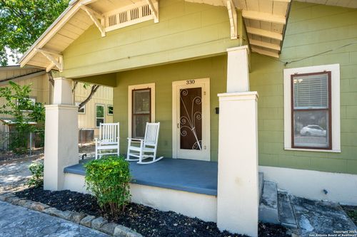 330 Kessler St, New Braunfels, TX, 78130-7817 | Card Image