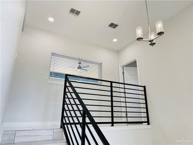 5512 N Crown Point, Townhouse with 3 bedrooms, 3 bathrooms and 2 parking in Pharr TX | Image 13