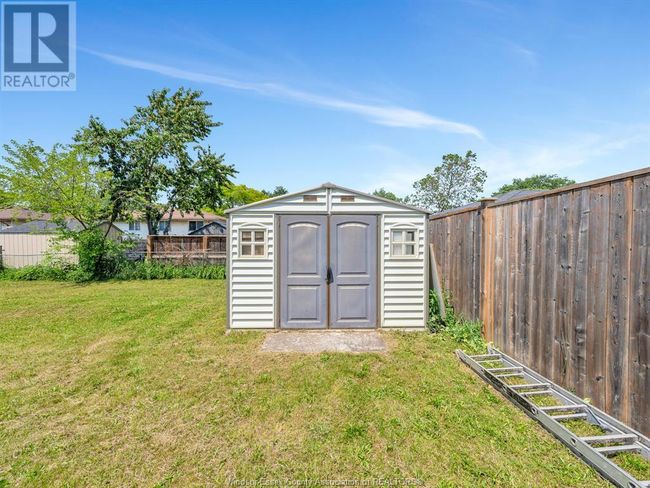 10670 Lambeth Rd, House other with 3 bedrooms, 2 bathrooms and null parking in Windsor ON | Image 36
