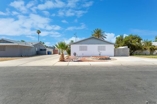 541 E Hacienda Dr, Yuma, AZ, 85365-2818 | Card Image