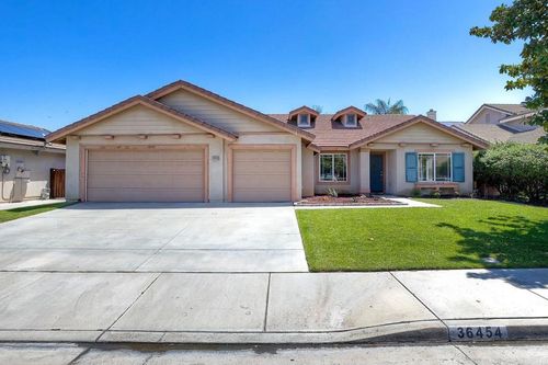 36454 Erika Ct, Winchester, CA, 92596-9006 | Card Image