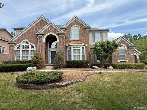 49028 Founders Ct, Canton, MI, 48187-5802 | Card Image