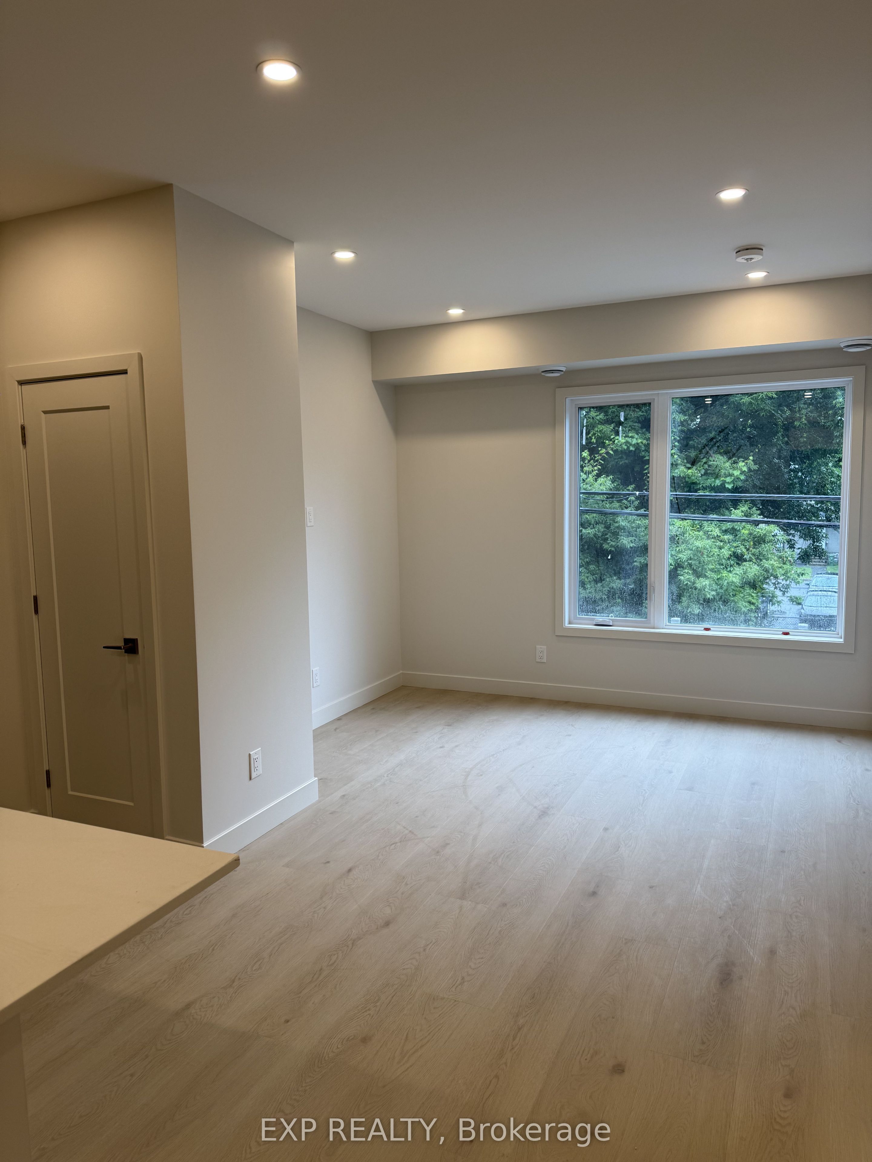 Residential Lease in Carlington - Central Park 3