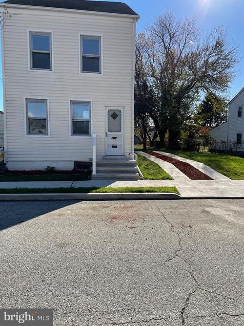 1417 E 13th St, CRUM LYNNE, PA, 19022-1345 | Card Image