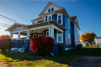 2902 Virginia Avenue, House other with 5 bedrooms, 2 bathrooms and null parking in Hurricane WV | Image 3