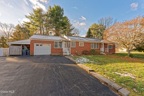 61 Latham Ridge Rd, Latham, NY, 12110-3029 | Card Image