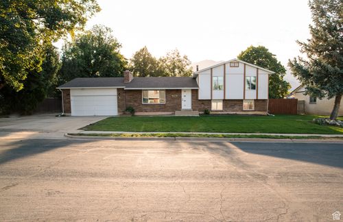 1086 Oakridge Dr, Layton, UT, 84040-2904 | Card Image