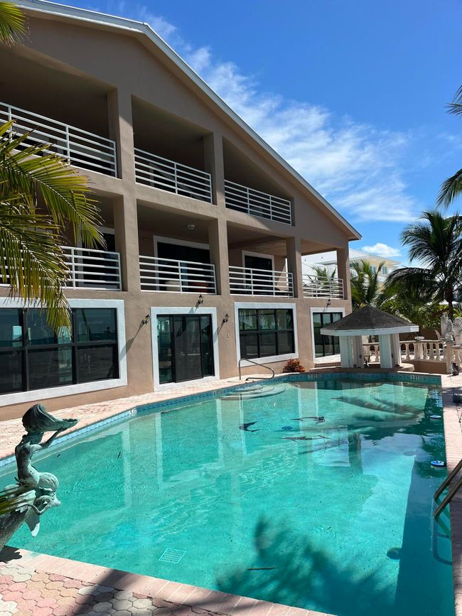 Pool | Image 33