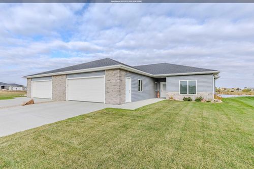 unit-b-3212 Prairie Meadow Dr, Milford, IA, 51351-4413 | Card Image