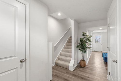 9862 Dunlap Dr, Colerain Twp, OH, 45251-3508 | Card Image