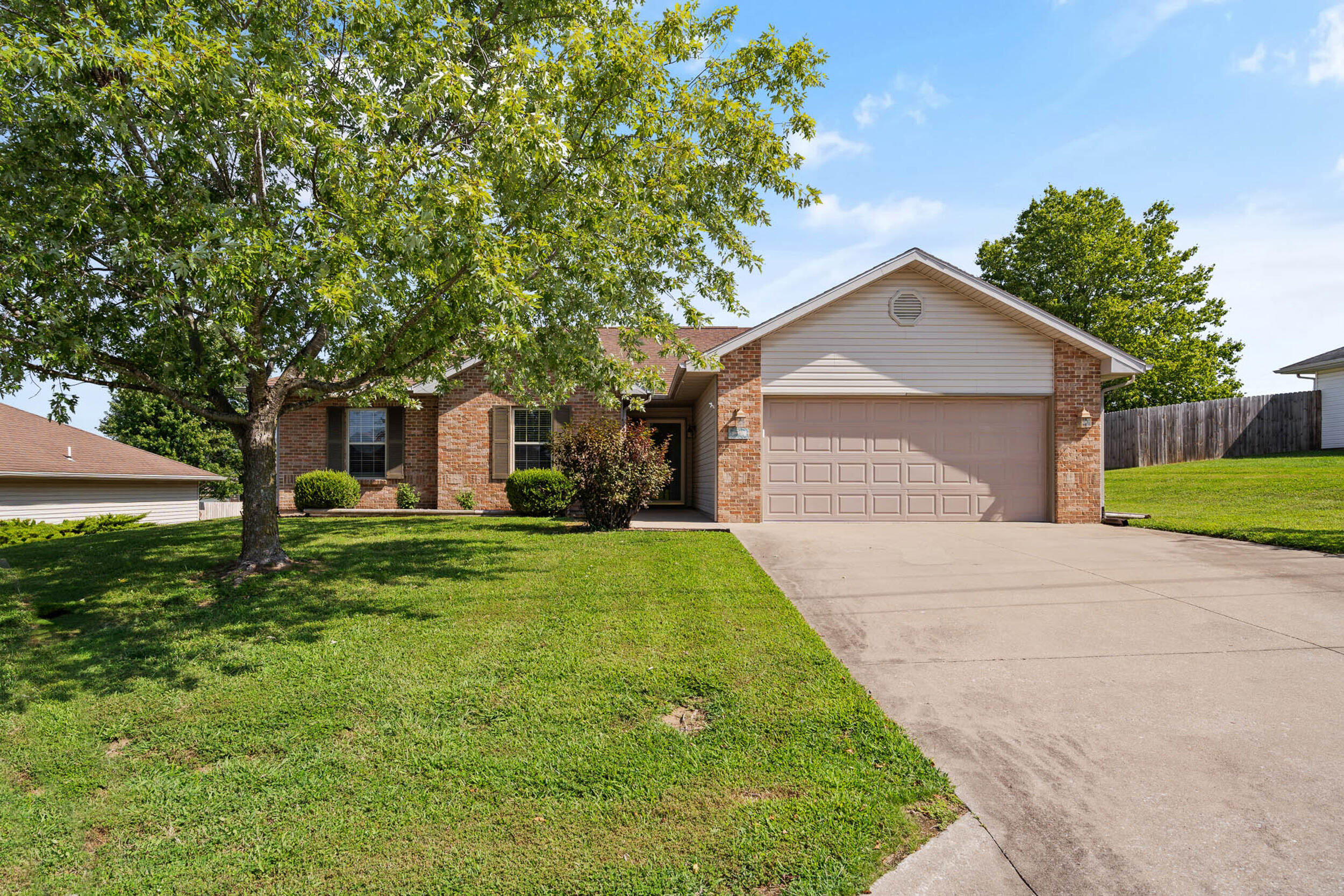 Farris Cir, Boonville, MO 65233