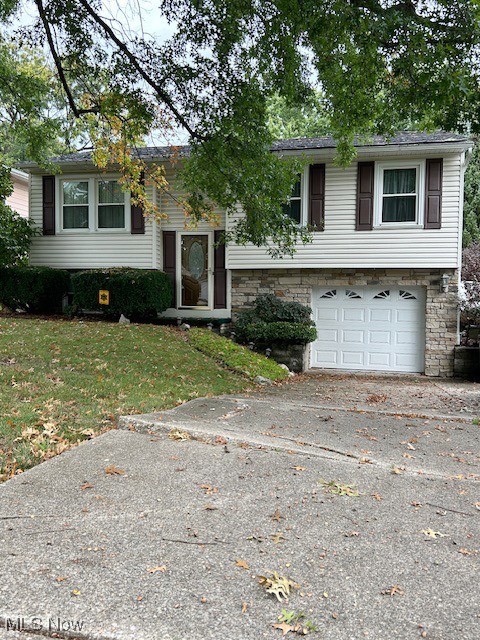 Kendale Dr, Akron, OH 44314