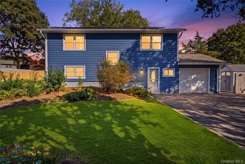 23 Dave Ln, South Setauket, NY, 11720-1006 | Card Image
