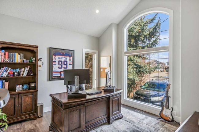 86 Chapala Crescent Se, Home with 5 bedrooms, 3 bathrooms and 5 parking in Calgary AB | Image 5