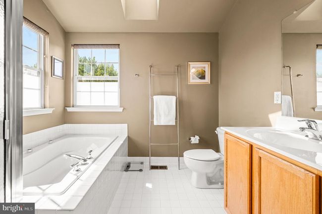 8 Merion Dr, House other with 4 bedrooms, 3 bathrooms and null parking in THORNDALE PA | Image 22