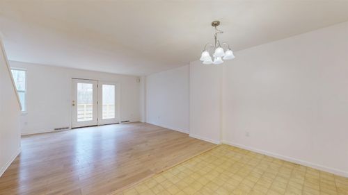 7 Ira Ln, Burlington, VT, 05408-2543 | Card Image