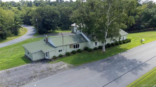 86 Carpenter Rd, New Hampton, NY, 10958-4413 | Card Image