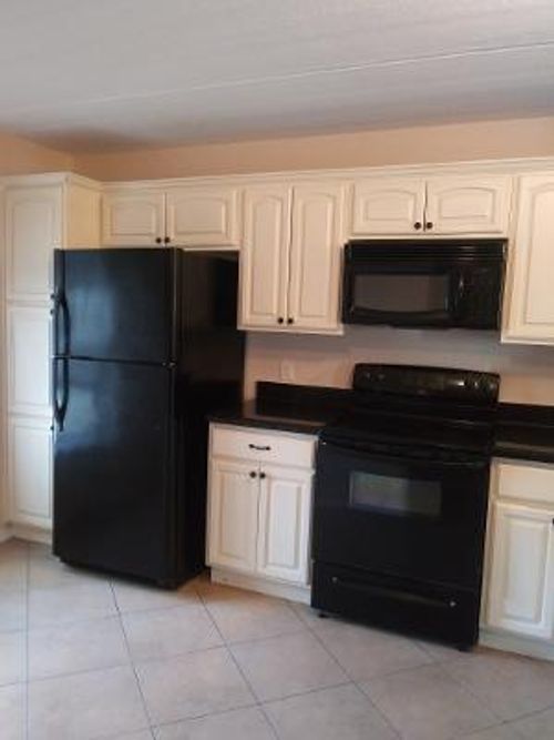 19-104 E Parade Dr, South Padre Island, TX, 78597-7600 | Card Image