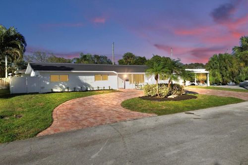 2011 Ne 34th St, Lighthouse Point, FL, 33064-7513 | Card Image