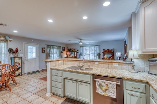 215 E Mountain View Dr, House other with 3 bedrooms, 2 bathrooms and null parking in Burnet TX | Image 10