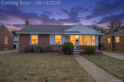 28740 Edward St, Roseville, MI, 48066-2462 | Card Image