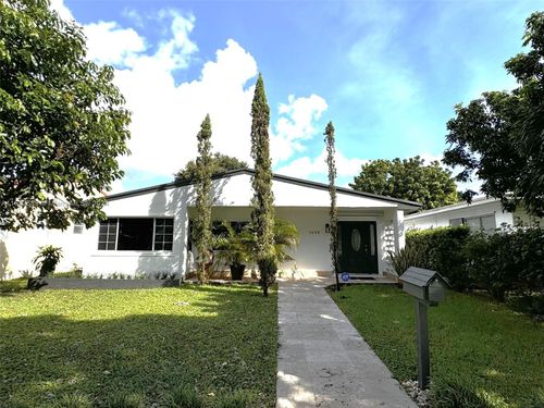 1693 Ne 171st St, North Miami Beach, FL, 33162 | Card Image