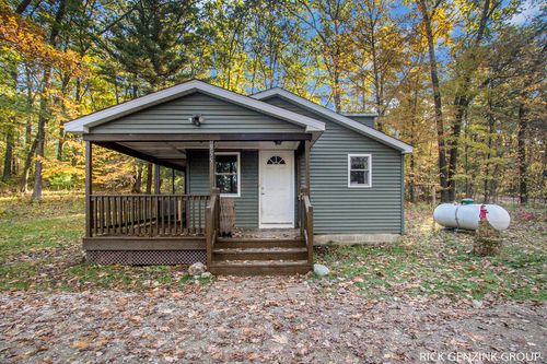 955 54th St, Pullman, MI, 49450-9724 | Card Image