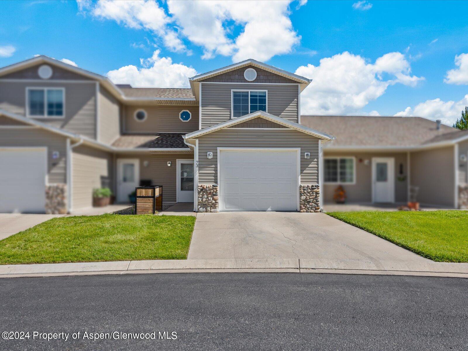 Bryan Loop, Parachute, CO 81635