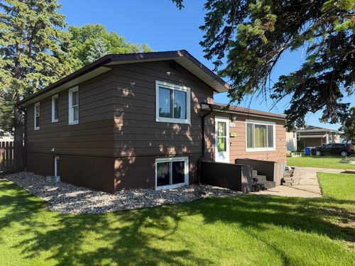 1153 Rossman Ave, Detroit Lakes, MN, 56501-3311 | Card Image